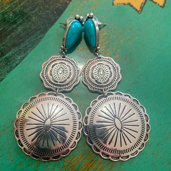 Jewelry - Concho turquoise earrings